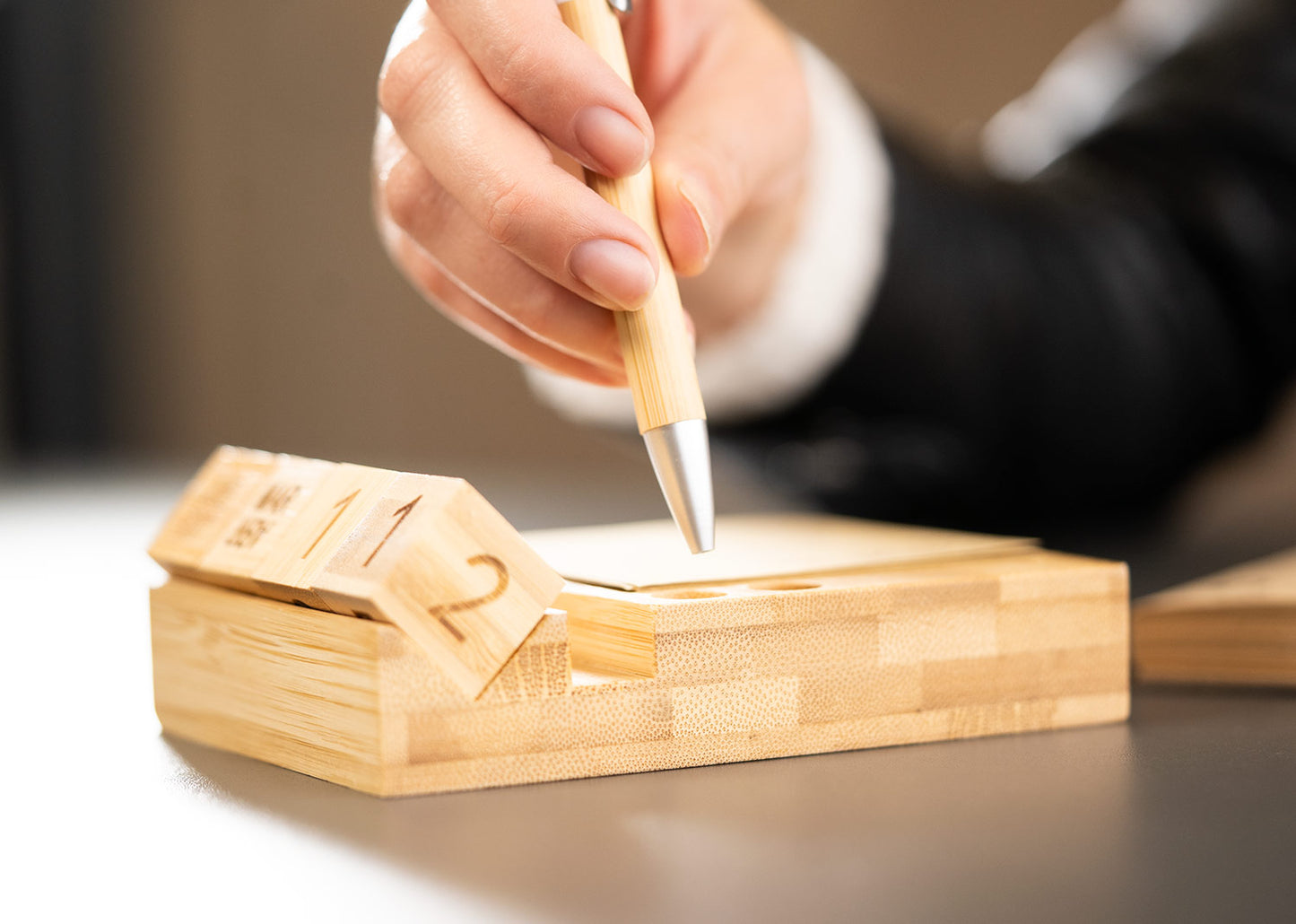 OF0621 Memo Calendario Bambú