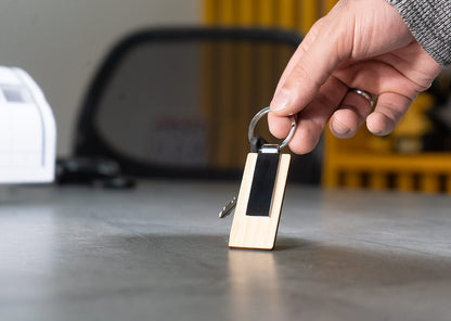 HE0351 Llavero Bambú Metal